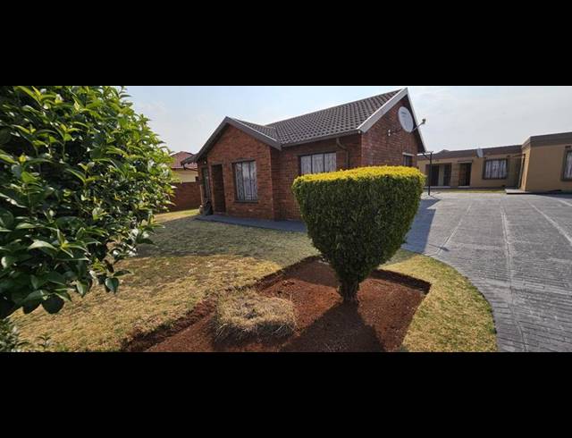 2 BEDROOM HOUSE FOR SALE IN DAWN PARK